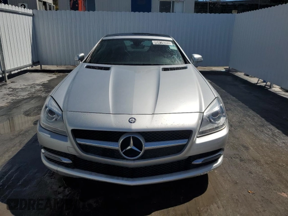 2015 Mercedes-Benz SLK 250 z VIN WDDPK4HA5FF099715, wystawiony jako Copart lot #46414085 z przebiegiem 63 532 mil mil oraz Czysty tytuł • Clean title. Historia ofert i sprzedaży dostępna na DreamBid. Obrazek 5.
