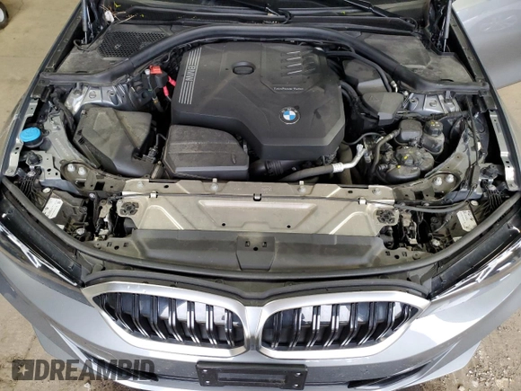 2024 BMW 3 Series 330i xDrive z VIN 3MW89FF03R8E39440, wystawiony jako Copart lot #58980965 z przebiegiem 32 699 mil mil oraz Czysty tytuł • Clean title. Historia ofert i sprzedaży dostępna na DreamBid. Obrazek 11.
