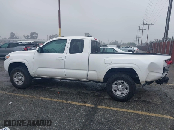 2023 Toyota Tacoma SR z VIN 3TYRZ5CN1PT037202, wystawiony jako IAAI lot #41896502 z przebiegiem 45 568 mil mil oraz . Historia ofert i sprzedaży dostępna na DreamBid. Obrazek 14.
