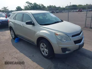 2013 Chevrolet Equinox LS z VIN 2GNALBEK1D6216283, wystawiony jako IAAI lot #42456419 z przebiegiem 133 238 mil mil oraz . Historia ofert i sprzedaży dostępna na DreamBid. Obrazek 1.