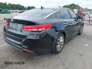2016 Kia Optima EX z VIN 5XXGU4L35GG050384, wystawiony jako IAAI lot #42467014 z przebiegiem 147 283 mil mil oraz . Historia ofert i sprzedaży dostępna na DreamBid. Obrazek 4.