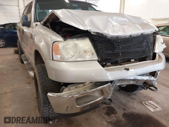 2005 Ford F-150 XLT with VIN 1FTPW14535FB22767, listed as a IAAI auction lot 41880025 with 1 mi miles. Bid and sale history available at carsss.com. Image 14.