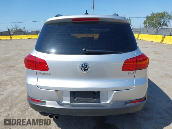 2017 Volkswagen Tiguan S z VIN WVGAV7AX5HK016877, wystawiony jako IAAI lot #42174845 z przebiegiem 99 334 mil mil oraz . Historia ofert i sprzedaży dostępna na DreamBid. Obrazek 16.