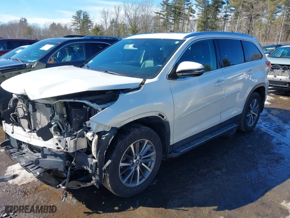 2019 Toyota Highlander SE with VIN 5TDJZRFH2KS623101, listed as a IAAI auction lot 41676210 with 65,697 mi miles. Bid and sale history available at carsss.com. Image 21.