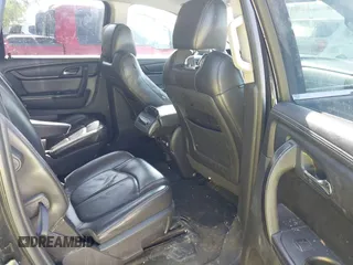 2015 Chevrolet Traverse LT z VIN 1GNKRHKD3FJ299202, wystawiony jako IAAI lot #42510371 z przebiegiem Nie podano mil oraz . Historia ofert i sprzedaży dostępna na DreamBid. Obrazek 8.