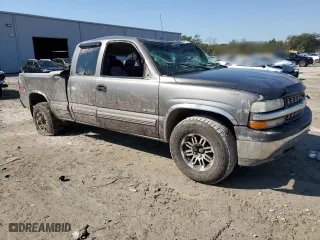 2000 Chevrolet Silverado 1500 LT with VIN 1GCEK19T7YE190607, listed as a Copart auction lot 46532245 with 174,903 mi miles and Salvage Title. Bid and sale history available at carsss.com. Image 4.