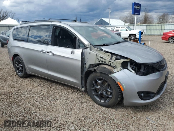 2018 Chrysler Pacifica Touring L with VIN 2C4RC1BGXJR194588, listed as a Copart auction lot 53236885 with 149,968 mi miles and Salvage Title. Bid and sale history available at DreamBid. Image 4.