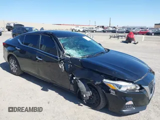 2020 Nissan Altima S z VIN 1N4BL4BV8LC190235, wystawiony jako IAAI lot #42397978 z przebiegiem 51 620 mil mil oraz . Historia ofert i sprzedaży dostępna na DreamBid. Obrazek 1.
