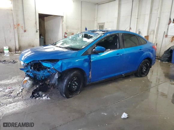 2012 Ford Focus SE with VIN 1FAHP3F27CL462248, listed as a Copart auction lot 45895925 with 136,359 mi miles and Salvage Title. Bid and sale history available at carsss.com. Image 1.