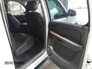2009 Chevrolet Avalanche 2LT z VIN 3GNFK22089G289836, wystawiony jako IAAI lot #42208040 z przebiegiem 225 497 mil mil oraz . Historia ofert i sprzedaży dostępna na DreamBid. Obrazek 8.