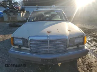 1986 Mercedes-Benz 420 with VIN WDBCA35D3GA200123, listed as a Copart auction lot 81694694 with 135,481 mi miles and Clean Title. Bid and sale history available at carsss.com. Image 5.