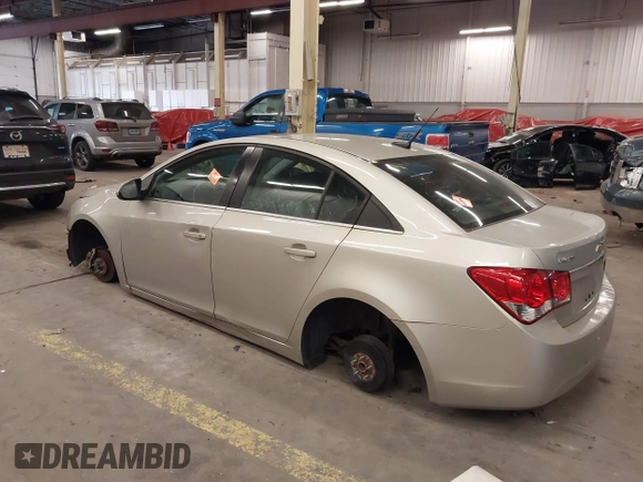2014 Chevrolet Cruze 1LT with VIN 1G1PC5SB5E7112074, listed as a IAAI auction lot 41713172 with Not provided miles and . Bid and sale history available at DreamBid. Image 3.