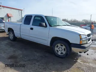 2005 Chevrolet Silverado 1500 Work Truck with VIN 1GCEC19X15Z116832, listed as a IAAI auction lot 41844122 with 231,130 mi miles. Bid and sale history available at carsss.com. Image 1.