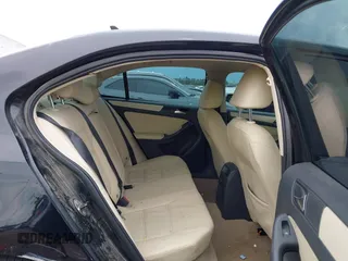 2011 Volkswagen Jetta SE с VIN 3VWDZ7AJ6BM317592, выставлен на аукционе IAAI как лот 42357861 с пробегом 189 330 миль миль и . История ставок и продаж доступна на DreamBid. Изображение 8.