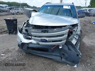 2014 Ford Explorer with VIN 1FM5K8B85EGB44879, listed as a IAAI auction lot 40226603 with 152,778 mi miles and . Bid and sale history available at carsss.com. Image 6.