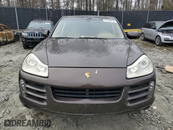 2009 Porsche Cayenne z VIN WP1AA29P79LA04909, wystawiony jako Copart lot #47720915 z przebiegiem 208 619 mil mil oraz Szkody całkowita. Historia ofert i sprzedaży dostępna na DreamBid. Obrazek 5.