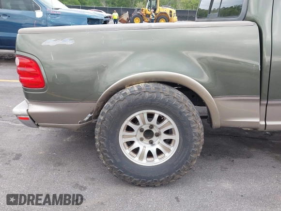 2002 Ford F-150 XLT with VIN 1FTRW08L42KE05595, listed as a IAAI auction lot 42108052 with 1 mi miles. Bid and sale history available at carsss.com. Image 14.