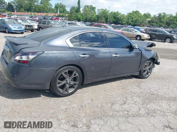 2013 Nissan Maxima SV z VIN 1N4AA5AP8DC838720, wystawiony jako IAAI lot #42653167 z przebiegiem 157 203 mil mil oraz . Historia ofert i sprzedaży dostępna na DreamBid. Obrazek 4.