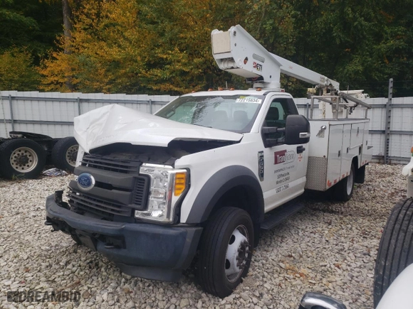 2017 Ford Super Duty F-550 DRW XL with VIN 1FDUF5GY1HEE85526, listed as a Copart auction lot 72215834 with 90,996 mi miles and Salvage Title. Bid and sale history available at carsss.com. Image 1.