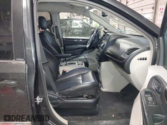 2012 Chrysler Town & Country Touring with VIN 2C4RC1BG5CR283049, listed as a IAAI auction lot 41237753 with 170,224 mi miles. Bid and sale history available at carsss.com. Image 5.