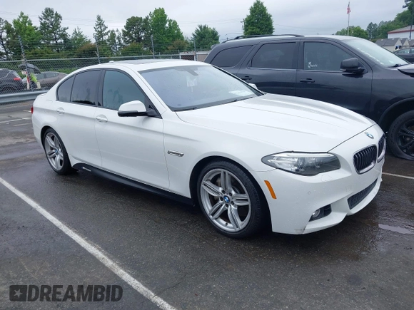 2014 BMW 5 Series 535d z VIN WBAXA5C53ED690727, wystawiony jako IAAI lot #42344800 z przebiegiem 128 153 mil mil oraz . Historia ofert i sprzedaży dostępna na DreamBid. Obrazek 13.