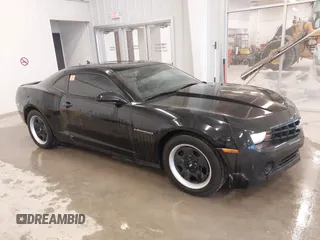 2011 Chevrolet Camaro 2LS z VIN 2G1FA1ED9B9150036, wystawiony jako IAAI lot #41530511 z przebiegiem 162 589 mil mil oraz . Historia ofert i sprzedaży dostępna na DreamBid. Obrazek 1.