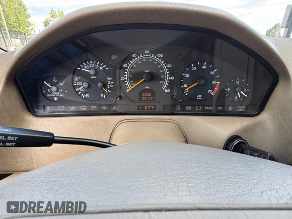 1998 Mercedes-Benz SL 500 z VIN WDBFA67F7WF158652, wystawiony jako Copart lot #65480405 z przebiegiem 91 401 mil mil oraz Czysty tytuł • Clean title. Historia ofert i sprzedaży dostępna na DreamBid. Obrazek 8.
