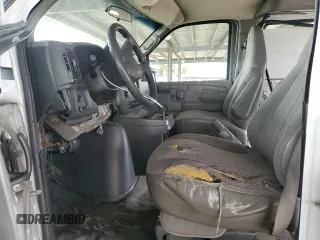 2007 GMC Savana Cargo Van with VIN 1GTGG25V371176393, listed as a Copart auction lot 47267215 with 214,764 mi miles and Salvage Title. Bid and sale history available at carsss.com. Image 7.