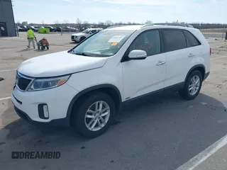 2014 Kia Sorento LX with VIN 5XYKTCA63EG545549, listed as a IAAI auction lot 41841324 with 173,813 mi miles and . Bid and sale history available at carsss.com. Image 17.
