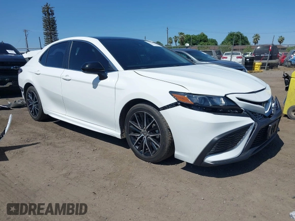 2021 Toyota Camry SE Nightshade with VIN 4T1G11AKXMU478406, listed as a IAAI auction lot 42106018 with 51,990 mi miles and . Bid and sale history available at DreamBid. Image 14.