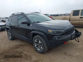 2019 Jeep Cherokee Trailhawk Elite with VIN 1C4PJMBX4KD385796, listed as a IAAI auction lot 41557577 with 55,700 mi miles. Bid and sale history available at carsss.com. Image 13.