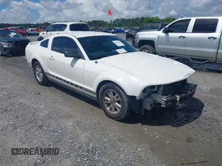 2008 Ford Mustang Deluxe with VIN 1ZVHT80N885199959, listed as a IAAI auction lot 42248199 with 275,431 mi miles and . Bid and sale history available at DreamBid. Image 1.