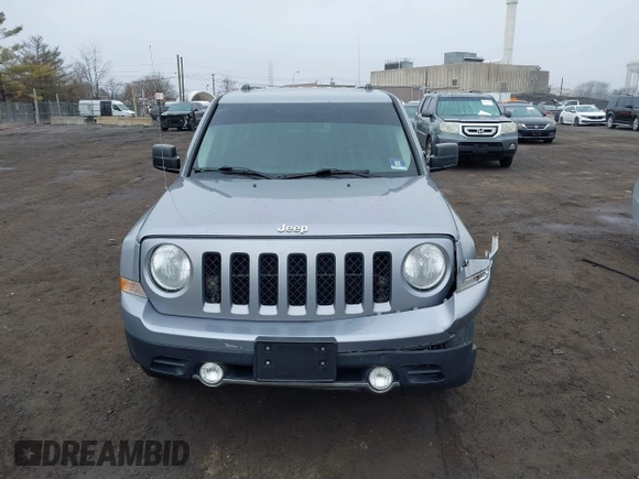 2017 Jeep Patriot High Altitude z VIN 1C4NJPFA9HD118354, wystawiony jako IAAI lot #41848700 z przebiegiem 82 624 mil mil oraz . Historia ofert i sprzedaży dostępna na DreamBid. Obrazek 12.