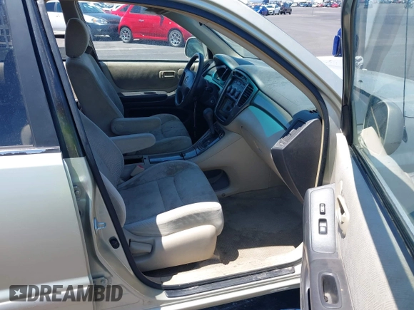 2003 Toyota Highlander z VIN JTEGD21A030060835, wystawiony jako IAAI lot #42203235 z przebiegiem 129 627 mil mil oraz . Historia ofert i sprzedaży dostępna na DreamBid. Obrazek 5.