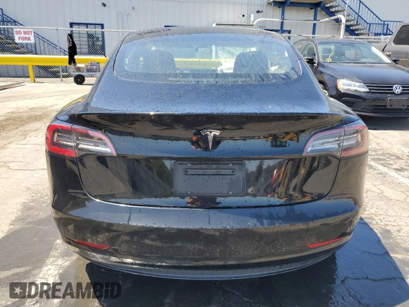 2023 Tesla Model 3 z VIN 5YJ3E1EA6PF453959, wystawiony jako Copart lot #61441935 z przebiegiem 105 343 mil mil oraz Szkoda całkowita • Salvage title. Historia ofert i sprzedaży dostępna na DreamBid. Obrazek 6.