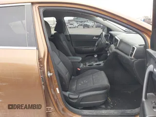 2020 Kia Sportage LX with VIN KNDPM3AC5L7796219, listed as a IAAI auction lot 41563048 with Not Provided miles. Bid and sale history available at carsss.com. Image 5.