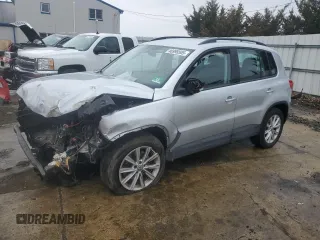 2018 Volkswagen Tiguan with VIN WVGBV7AX5JK005467, listed as a Copart auction lot 46995505 with 31,365 mi miles and Salvage Title. Bid and sale history available at DreamBid. Image 1.