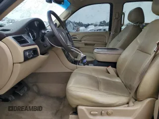 2012 Cadillac Escalade Luxury z VIN 1GYS4BEF2CR146125, wystawiony jako Copart lot #45940085 z przebiegiem 214 164 mil mil oraz Szkoda całkowita • Salvage title. Historia ofert i sprzedaży dostępna na DreamBid. Obrazek 7.