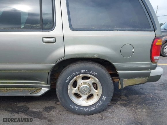 2000 Mercury Mountaineer with VIN 4M2ZU86P8YUJ07066, listed as a IAAI auction lot 42114617 with 233,146 mi miles. Bid and sale history available at carsss.com. Image 12.