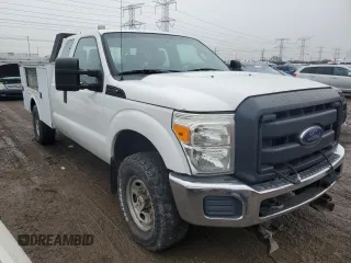 2013 Ford F-350 XL with VIN 1FT8X3B64DEB77676, listed as a Copart auction lot 48233475 with 205,292 mi miles and Clean title. Bid and sale history available at DreamBid. Image 4.