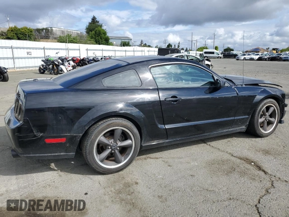 2008 Ford Mustang GT Deluxe z VIN 1ZVHT82H185162646, wystawiony jako Copart lot #51623075 z przebiegiem 106 896 mil mil oraz Szkoda całkowita • Salvage title. Historia ofert i sprzedaży dostępna na DreamBid. Obrazek 3.