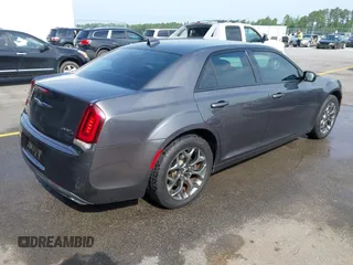 2016 Chrysler 300 S z VIN 2C3CCAGG4GH152435, wystawiony jako IAAI lot #42273957 z przebiegiem 168 951 mil mil oraz . Historia ofert i sprzedaży dostępna na DreamBid. Obrazek 4.