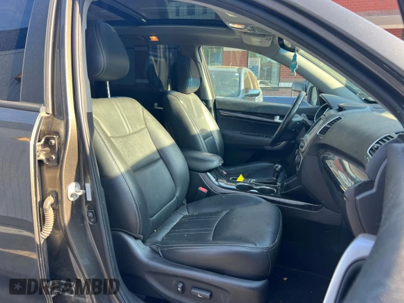 2014 Kia Sorento EX with VIN 5XYKU4A75EG510734, listed as a Copart auction lot 62927005 with 151,000 mi miles and Clean title. Bid and sale history available at DreamBid. Image 5.