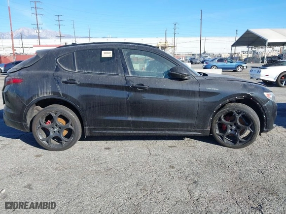 2022 Alfa Romeo Stelvio Ti with VIN ZASPAKBN5N7D24275, listed as a IAAI auction lot 41360975 with 24,668 mi miles. Bid and sale history available at carsss.com. Image 14.