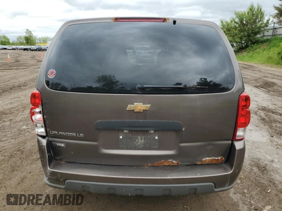 2008 Chevrolet Uplander LS z VIN 1GNDU23WX8D100796, wystawiony jako Copart lot #58053185 z przebiegiem 177 046 mil mil oraz Tytuł czysty. Historia ofert i sprzedaży dostępna na DreamBid. Obrazek 6.
