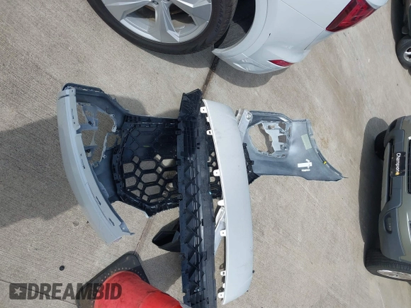 2025 Audi Q5 S line Premium Plus with VIN WA1EAAFY1S2016070, listed as a IAAI auction lot 41764724 with 2,491 mi miles and . Bid and sale history available at DreamBid. Image 12.