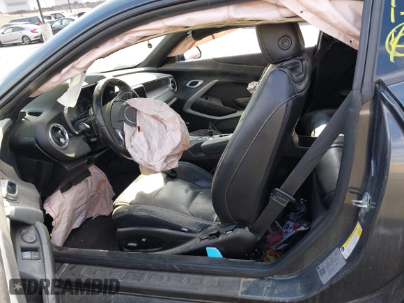 2018 Chevrolet Camaro 1LT z VIN 1G1FB1RS0J0168357, wystawiony jako IAAI lot #41428485 z przebiegiem Nie podano mil oraz . Historia ofert i sprzedaży dostępna na DreamBid. Obrazek 5.