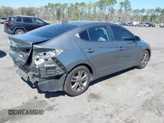 2018 Hyundai Elantra SEL z VIN 5NPD84LF5JH336295, wystawiony jako IAAI lot #41786963 z przebiegiem 96 399 mil mil oraz . Historia ofert i sprzedaży dostępna na DreamBid. Obrazek 4.