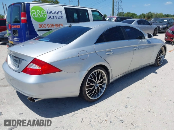 2006 Mercedes-Benz CLS-Class with VIN WDDDJ75XX6A024683, listed as a IAAI auction lot 42170096 with 1 mi miles. Bid and sale history available at carsss.com. Image 4.