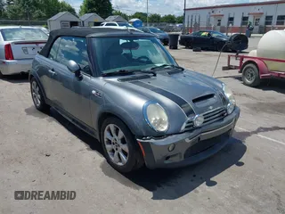 2005 MINI Convertible S z VIN WMWRH33495TF82332, wystawiony jako IAAI lot #42248941 z przebiegiem 134 862 mil mil oraz . Historia ofert i sprzedaży dostępna na DreamBid. Obrazek 6.